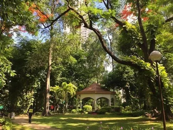 In Kl Tower, Greenbelt, Makati! Max Capacity 6 Pax! Apartment *