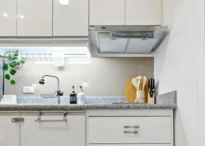 Apartment In Kl Tower, Greenbelt, Makati! Max Capacity 6 Pax! Manila