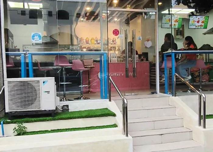 In Kl Tower, Greenbelt, Makati! Max Capacity 6 Pax! Apartment Manila